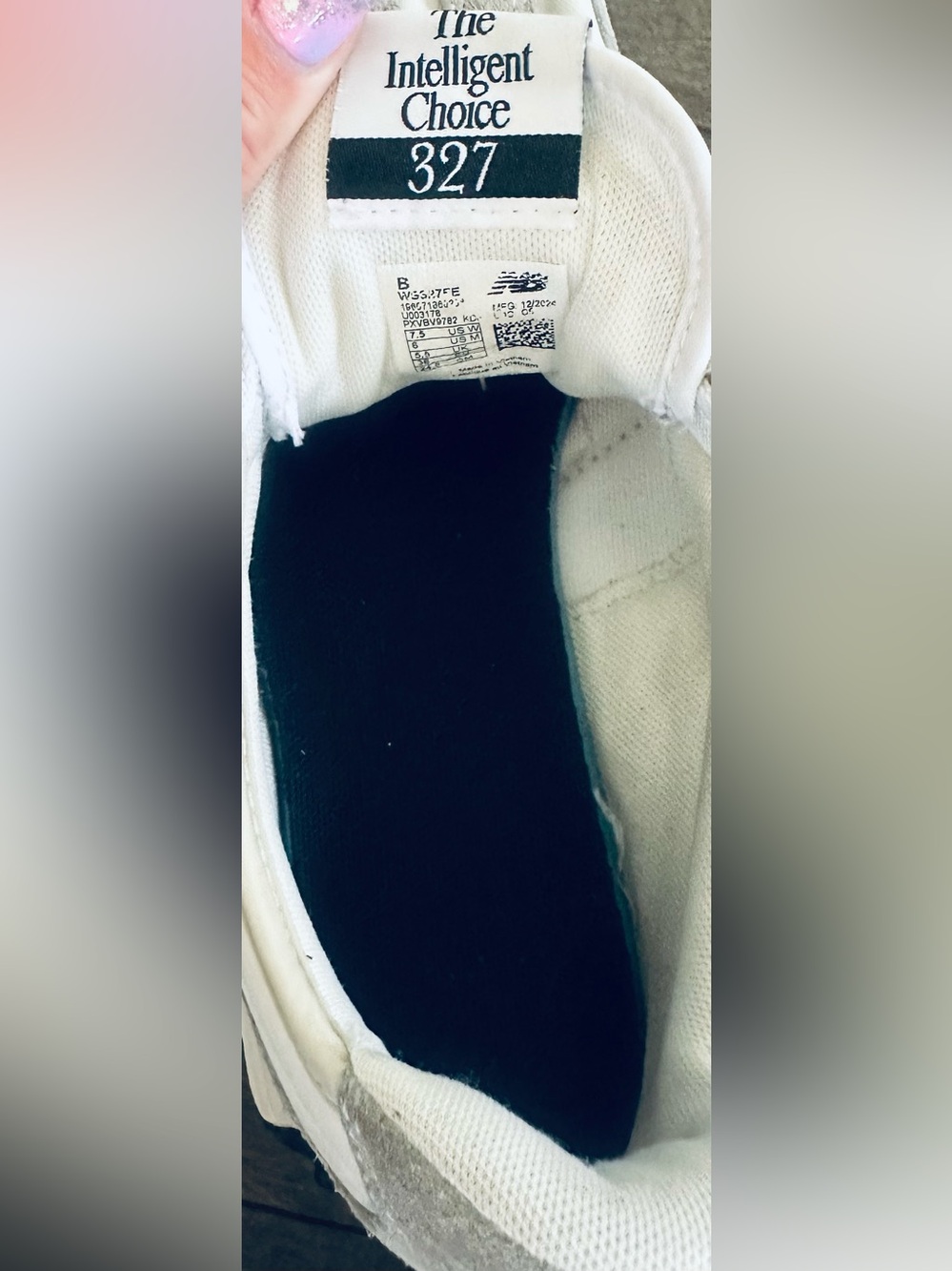Women’s Sz 7.5 Black/Sea Salt New Balance 327 Sneakers - Picture 12 of 13